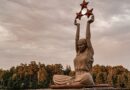 Скульптура «Свободу Свободе» проведет лето в Беберлини